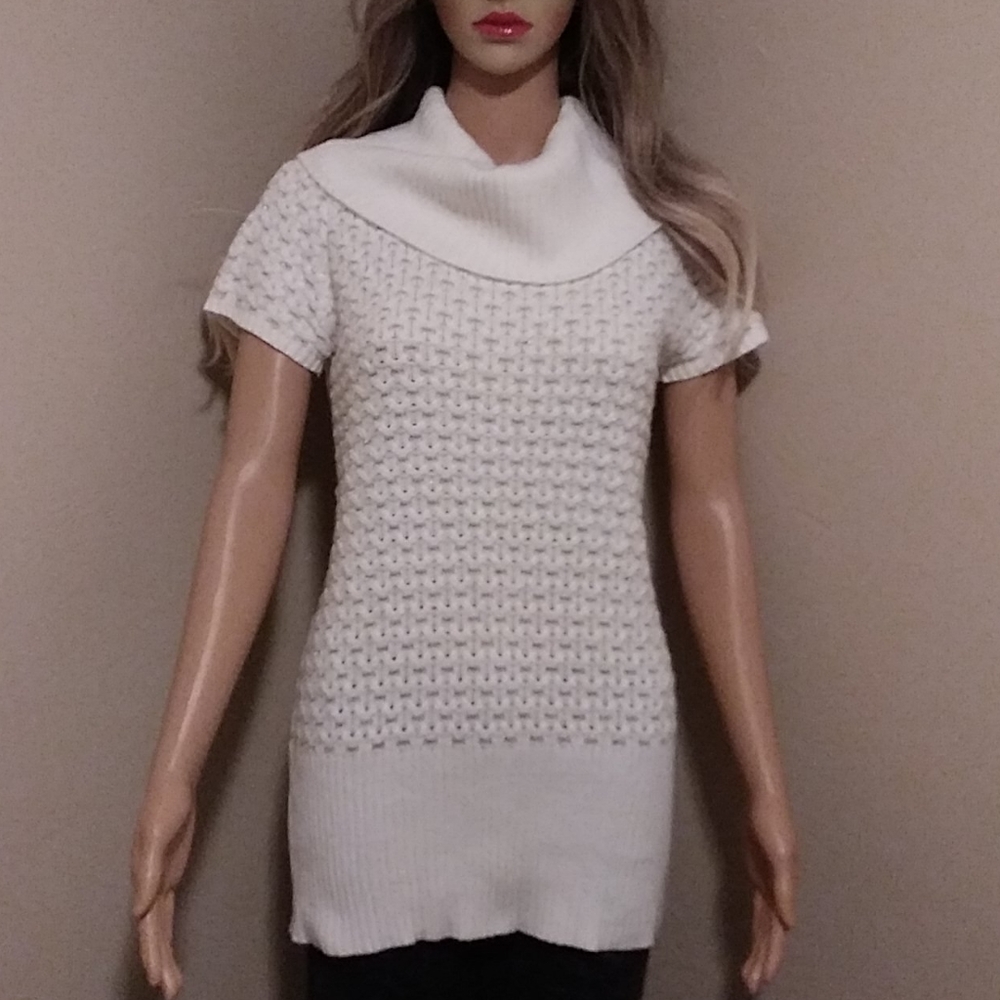 Short-sleeved cowl neck sweater